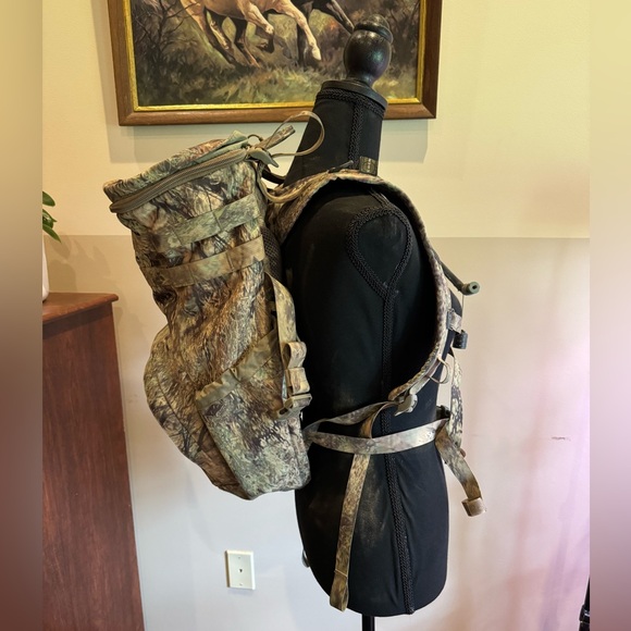 Eberlestock Hydration Backpack - Picture 3 of 8